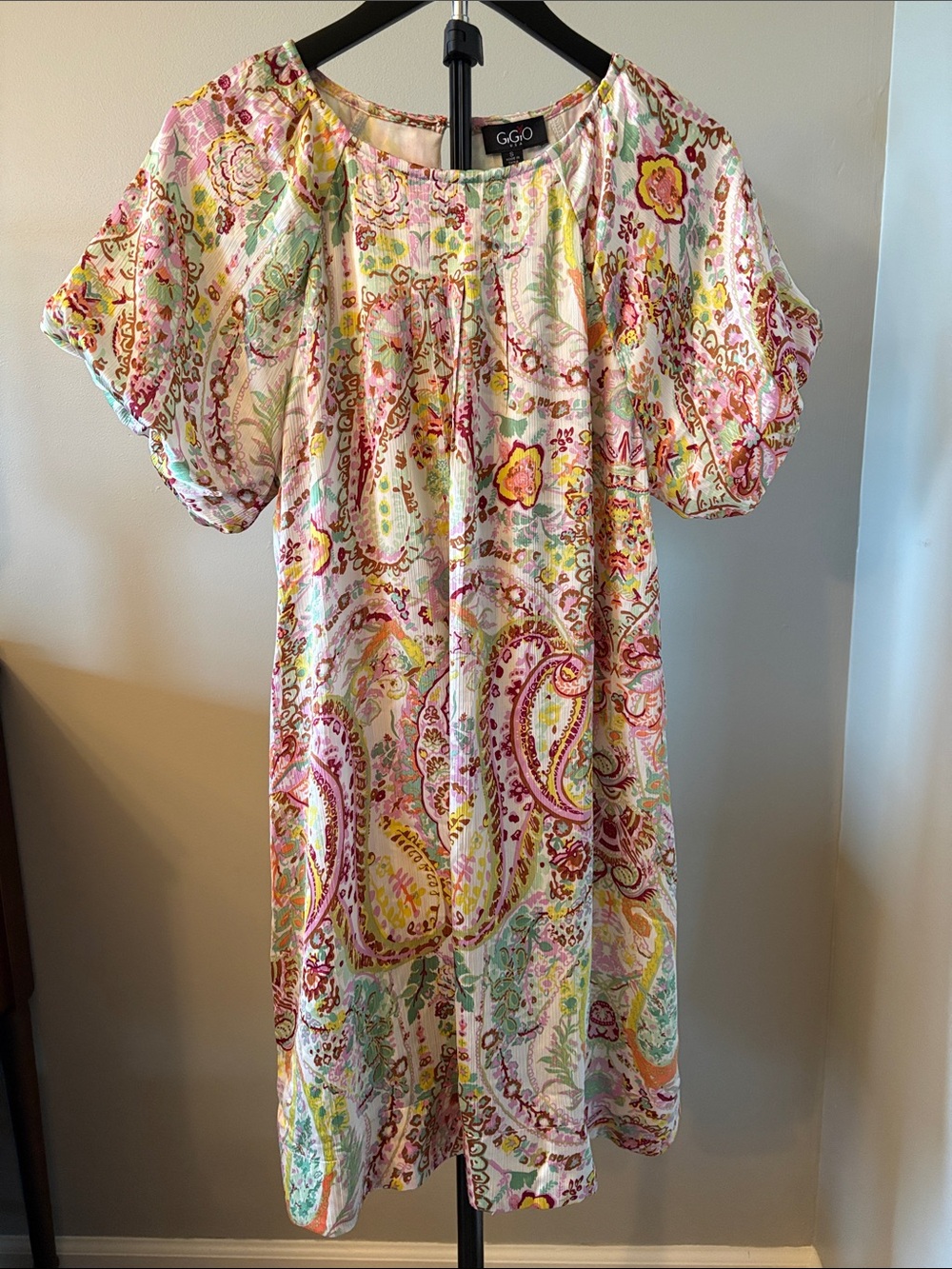 NWT GiGio Size Small Paisley Printed Dress with Puff Sleeves
